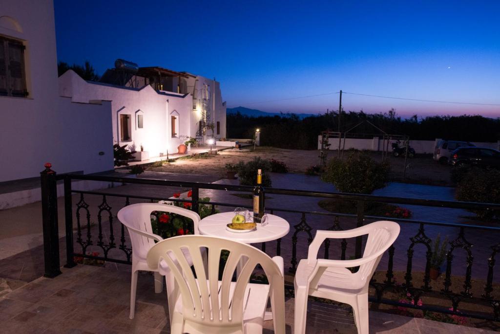 Sophi'S L Studios & Apartments Agia Anna  Quarto foto